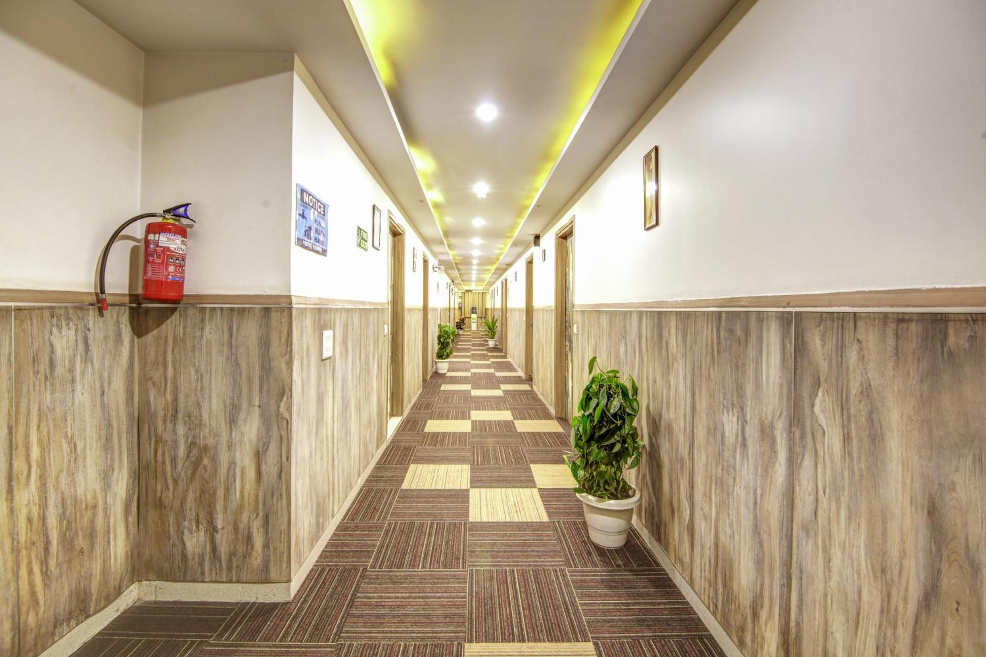 Gracious By Vishesh Hotels & Home Stay New Delhi Eksteriør billede